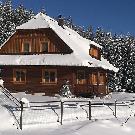 Roubenka Bila Lägenhet Exteriör bild