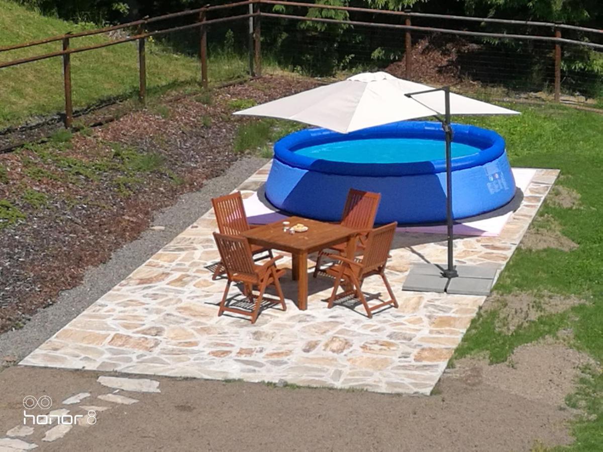 Roubenka Bila Lägenhet Exteriör bild